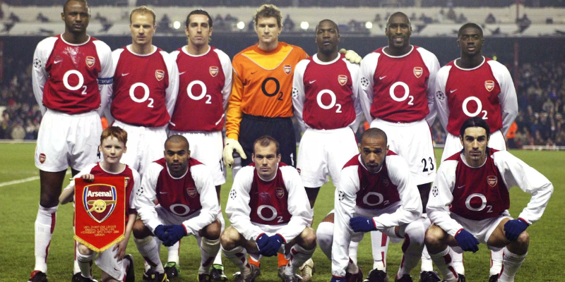 Tiền vệ Freddie Ljungberg nằm trong top đội hình Arsenal 2004