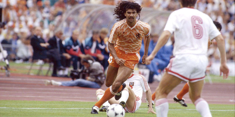 Ruud Gullit một tiền vệ huyền thoại Hà Lan